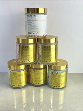 Truly Beauty Lot Exfoliants Cake Maker Polish Nice Melons Dulce De Leches Scrub